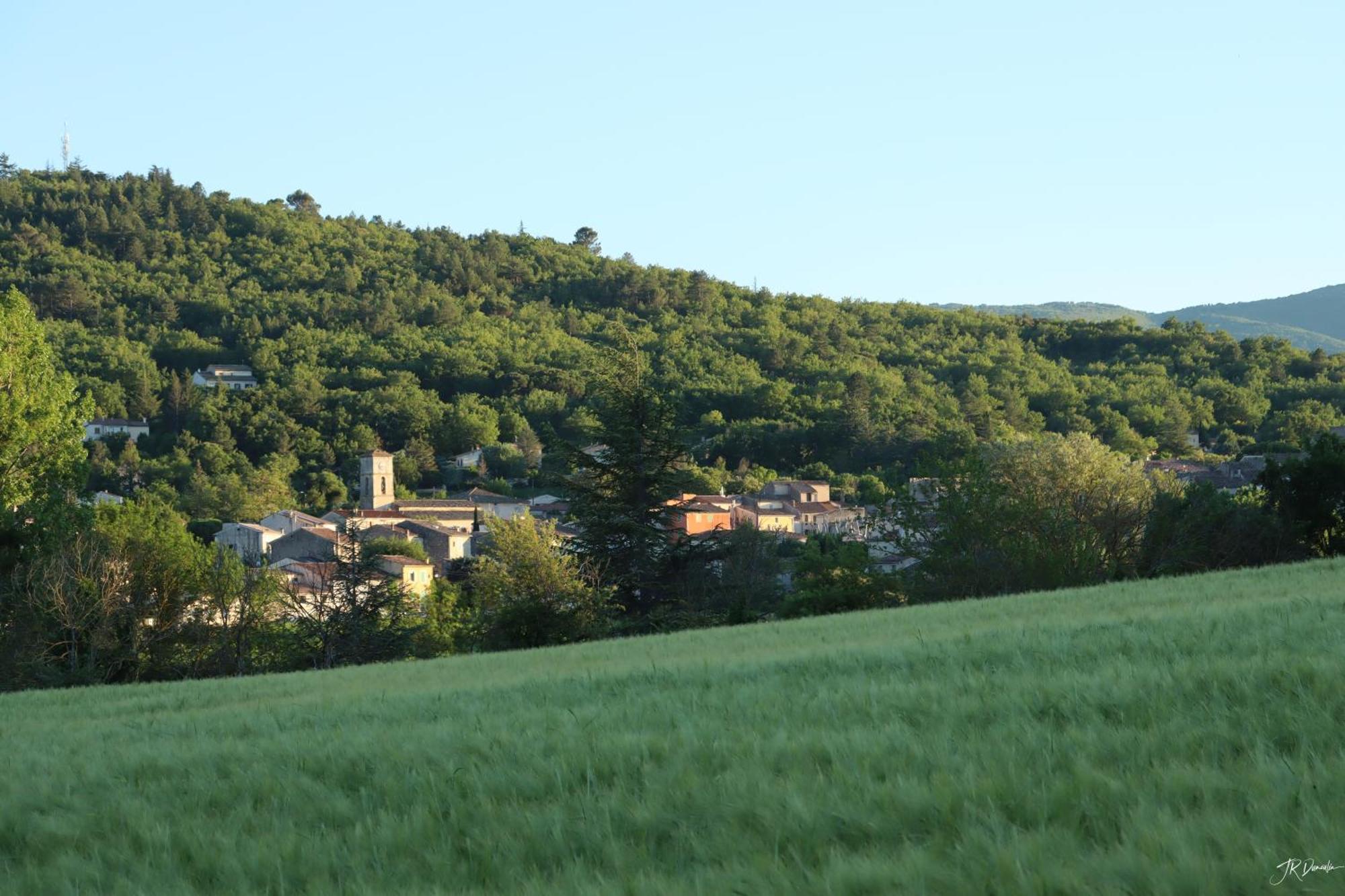 Céreste Studio Dans Le Luberon מראה חיצוני תמונה
