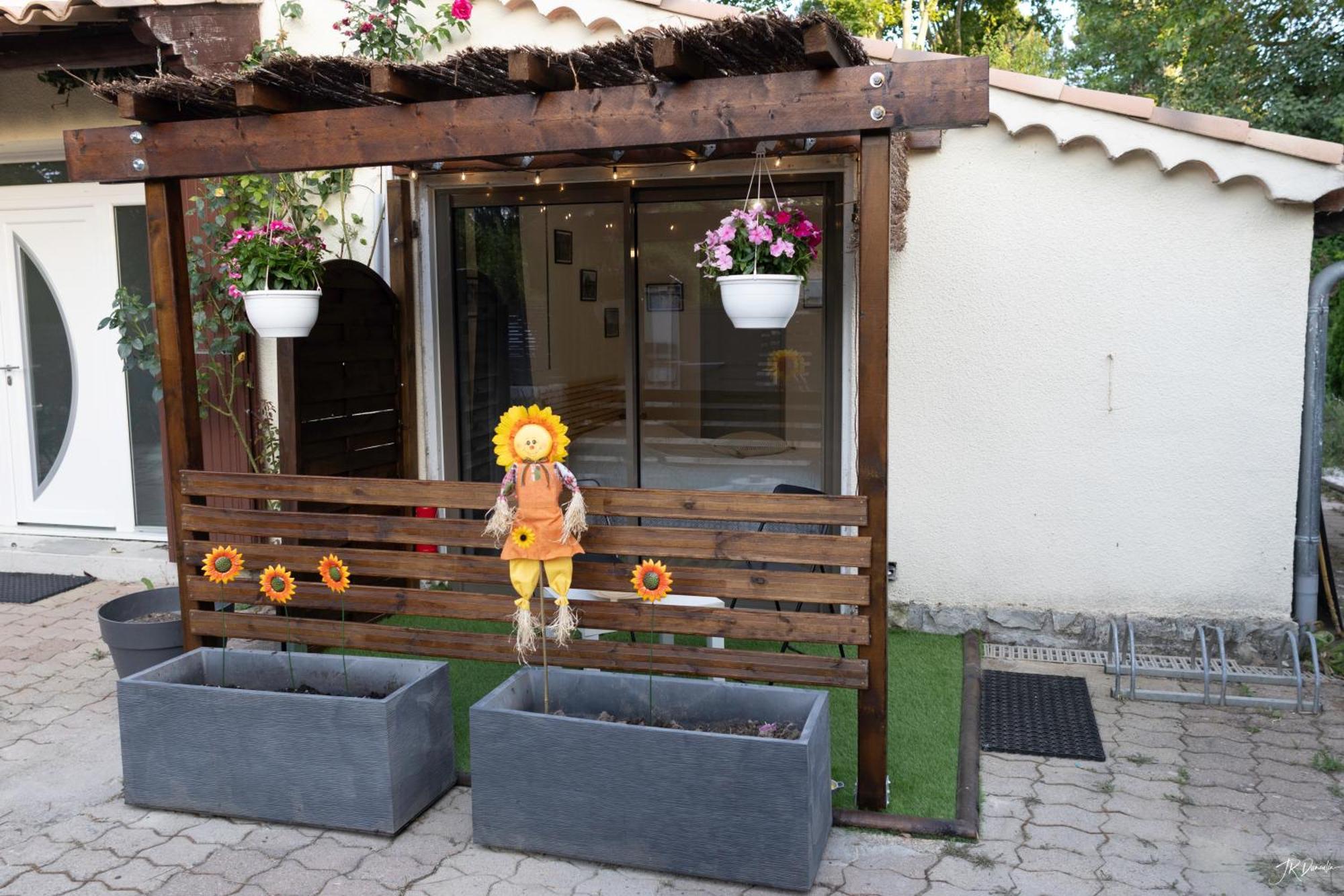 Céreste Studio Dans Le Luberon מראה חיצוני תמונה