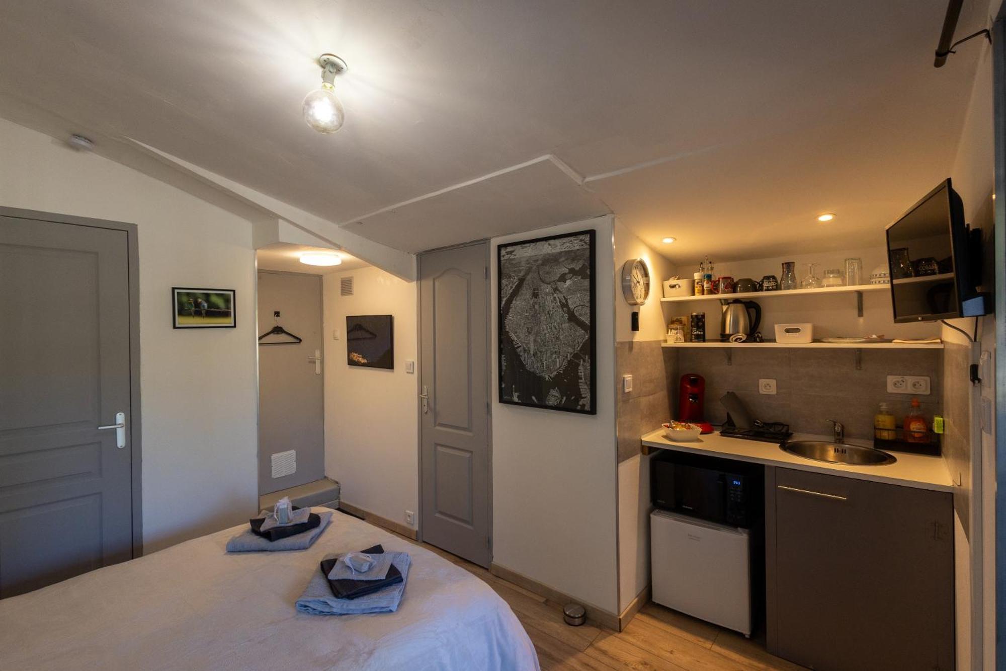 Céreste Studio Dans Le Luberon מראה חיצוני תמונה